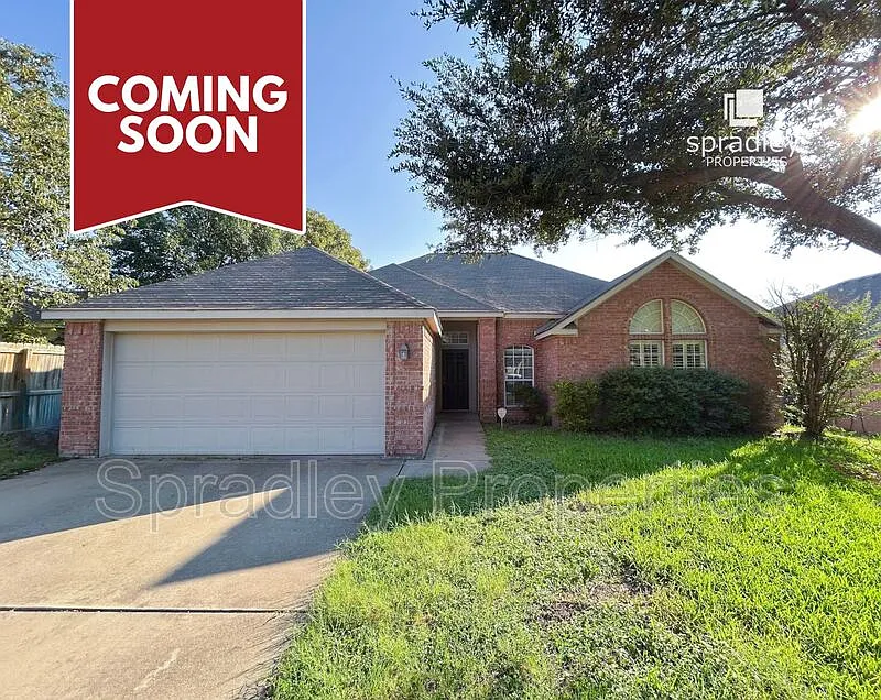 2318 Kingsbury Dr