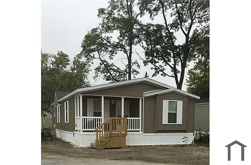 60 Hathaway St Photo 1