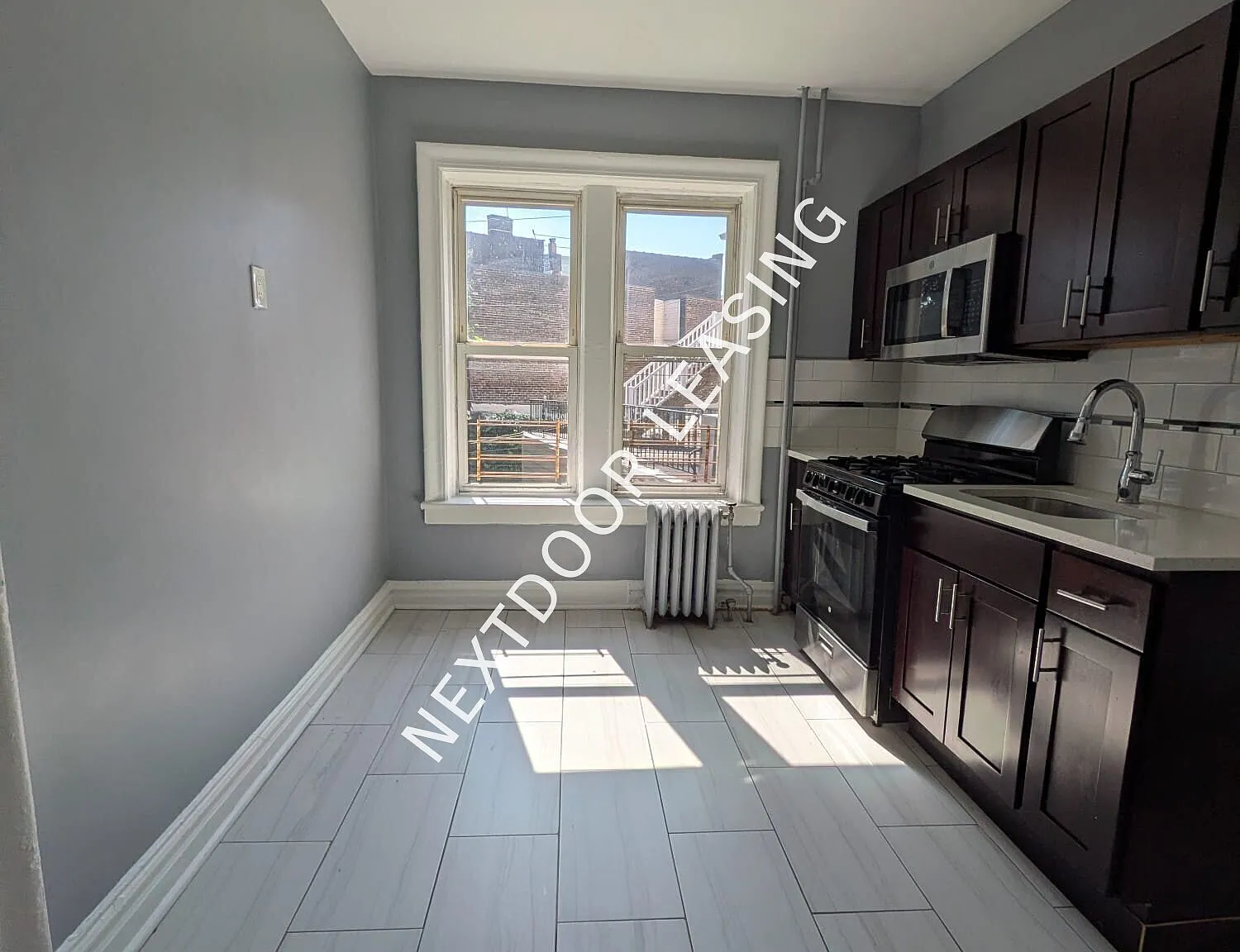 176 Broadway — Photo 2