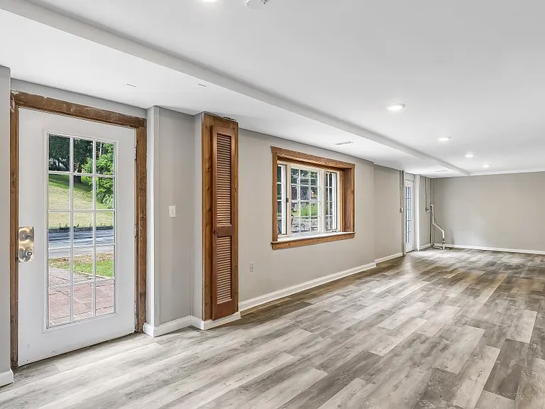 5468 Ringer Rd — Photo 24