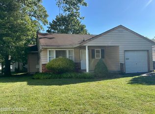27 Coral Bell Holw, Toms River, NJ