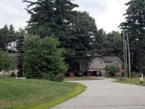Exterior Neighborhood (street photo)