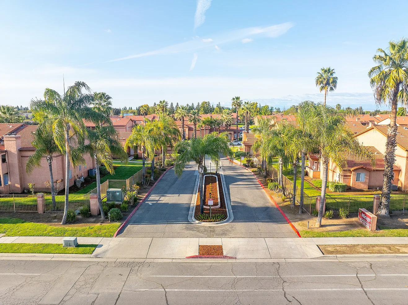 Mirage Apartments — Photo 4