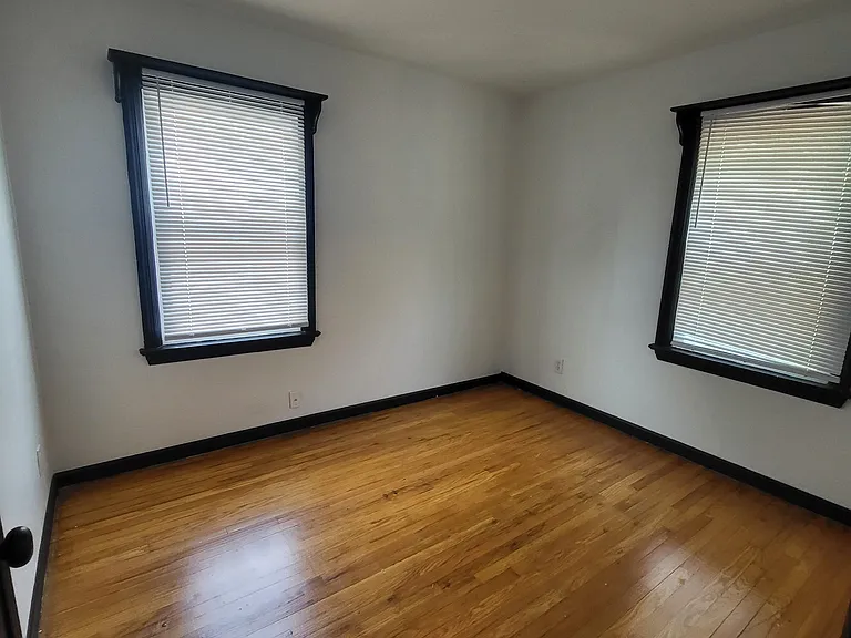 1160 Saint Bernadette Ln — Photo 8