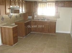 3rd image of 3554 Florrie Ave
