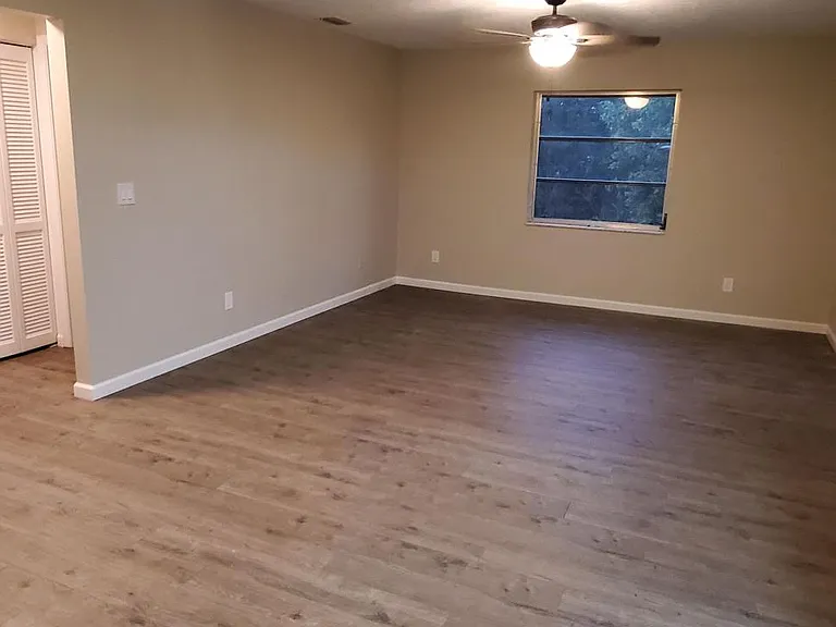 1116 Sunrise Rd — Photo 3
