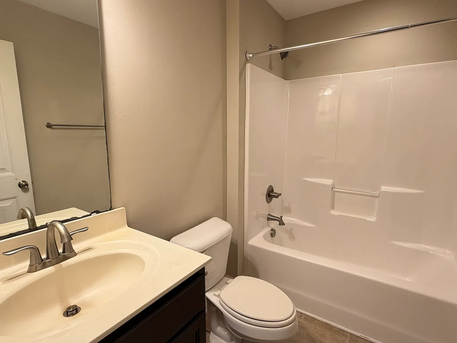 525 Portstewart Dr — Photo 3