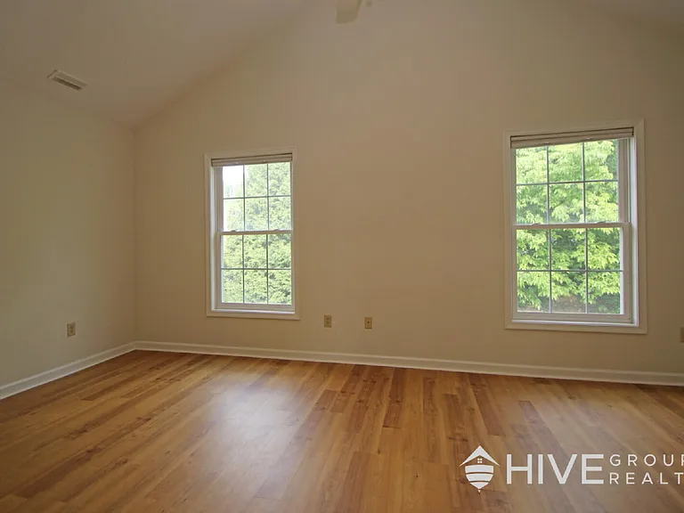 2411 Avonlea Ln — Photo 8