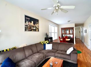 1346 W Fletcher St APT 1F, Chicago, IL 60657