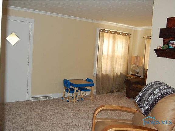 3rd image of 718 Countway St
