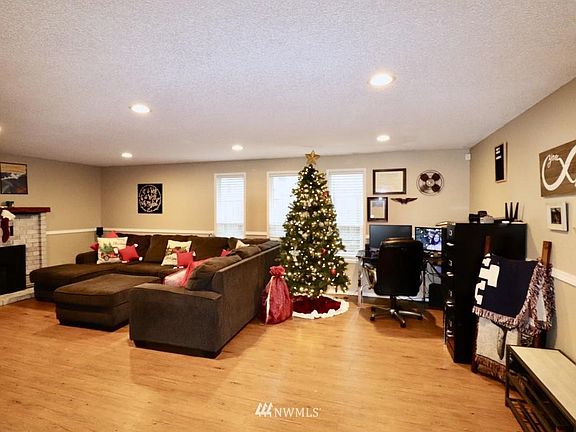 2nd image of 1200 Liberty Ln