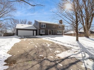 5706 Valley Rd, Ames, IA 50014