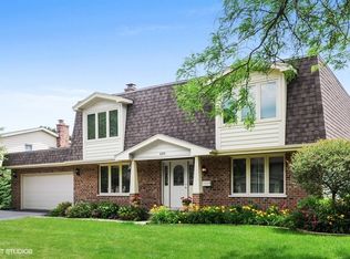 639 Castlewood Ln, Deerfield, IL