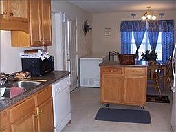 3rd image of 932 Wheatfield Ct