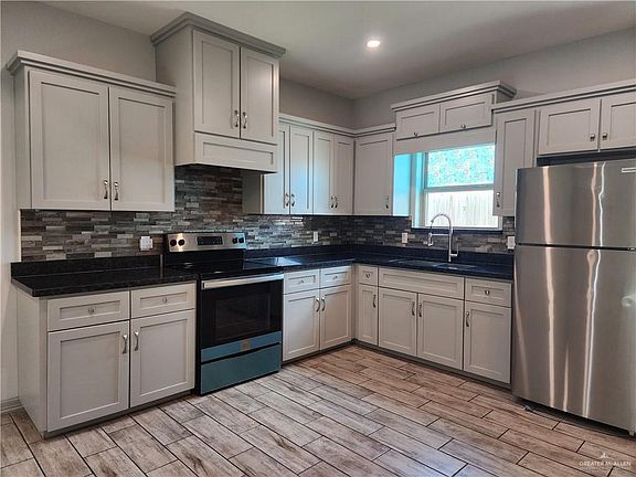 3rd image of 5804 Nightingale Ave #3