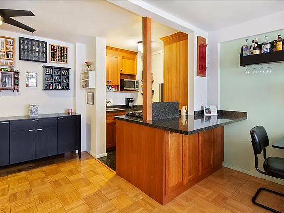 3rd image of 241 E 76th St APT 6E