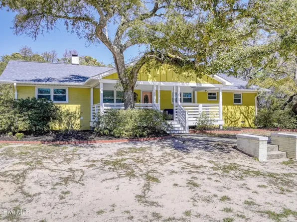 302 NE 60th Street, Oak Island, NC 28465