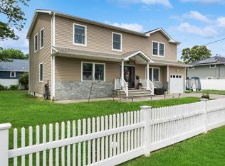 151 8th Ave, West Babylon, NY 11704