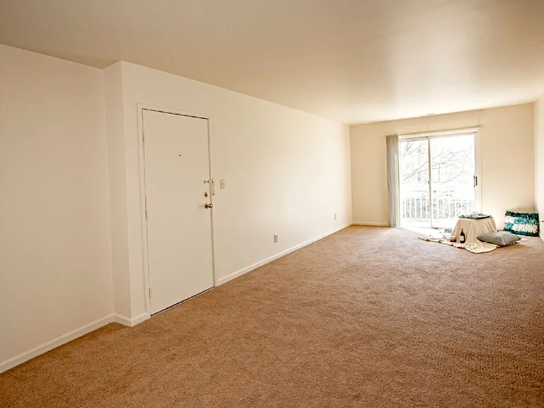 Avalon Woods Apartment Homes — Photo 14