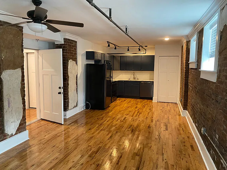1100 Church St — Photo 15