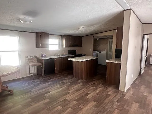 1099 Petersburg Rd — Photo 2