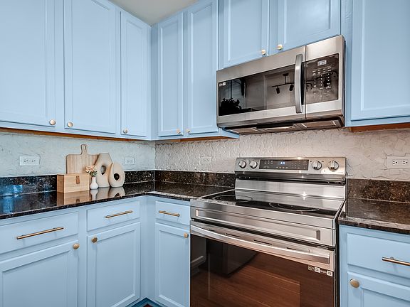 3rd image of 1841 S Calumet Ave #Gu69