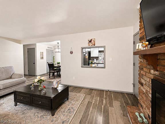 5th image of 2876 Pease Dr APT 208