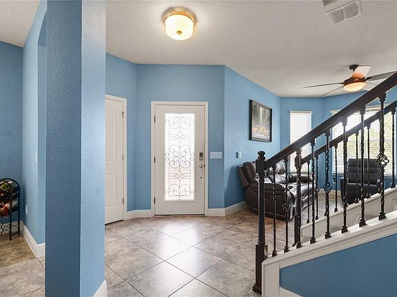 3rd image of 5240 Villa Rosa Ave
