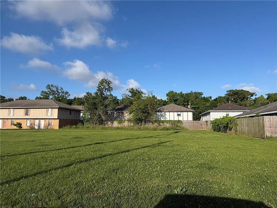 1st image of 2617 Max Dr