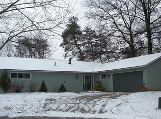 660 Tauton Dr, Berea, OH 44017