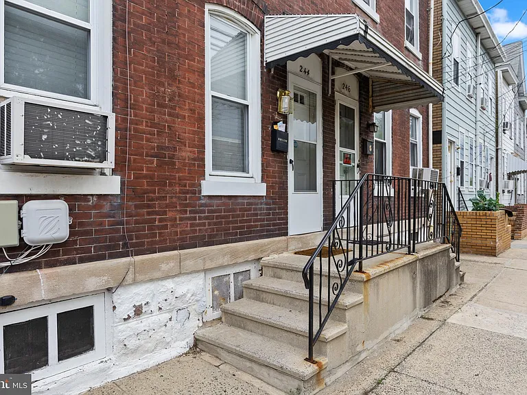 244 Jersey St — Photo 2