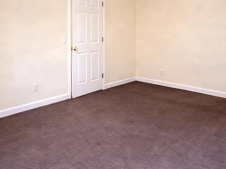 435 Moseley St — Photo 4