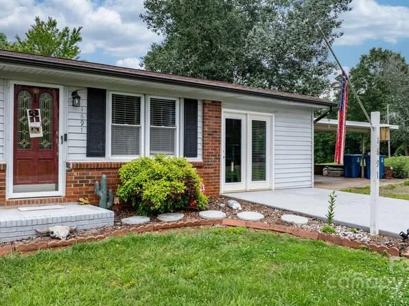 1691 Hill River Rd, Hiddenite, NC 28636