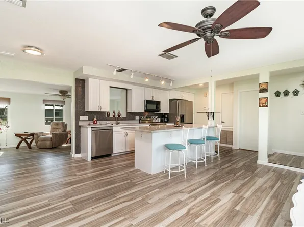 3260 Pinetree St, Pt Charlotte, FL 33952