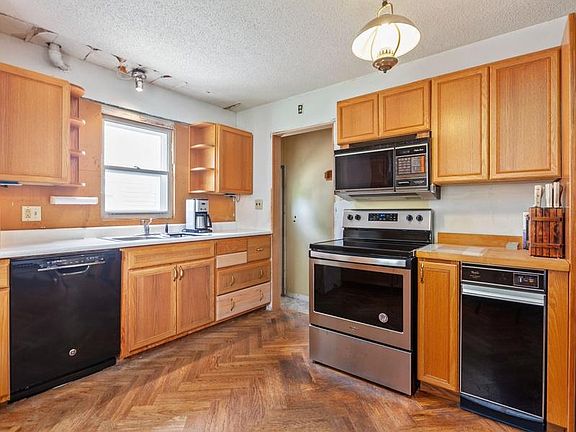 5th image of 5817 Beard Ave S