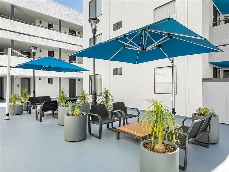 Harbor Terrace — Photo 32