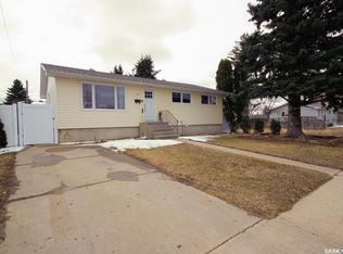 1231 Grandview St W, Moose Jaw, SK S6H5M3