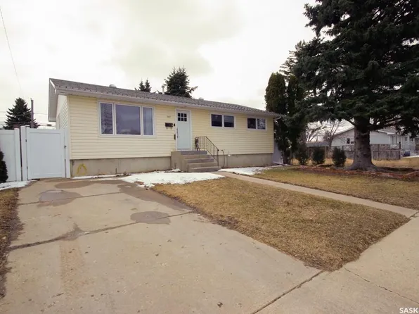 1231 Grandview STREET W, Moose Jaw, SK S6H 5M3