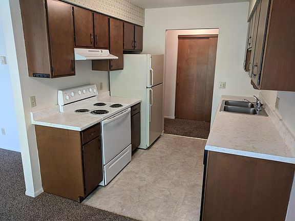 3rd image of 219 2nd Ave W APT 7