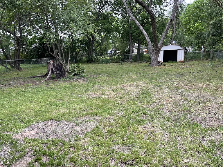 513 W Florence St — Photo 7