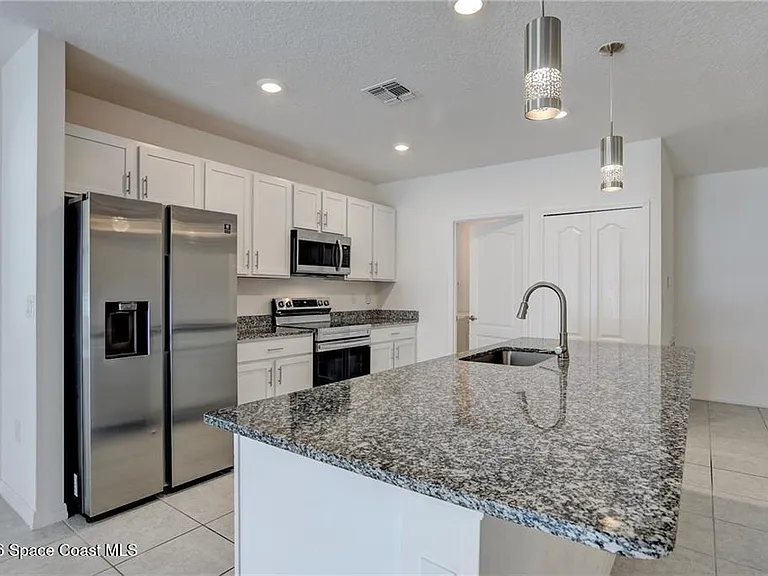 406 Easy St — Photo 17