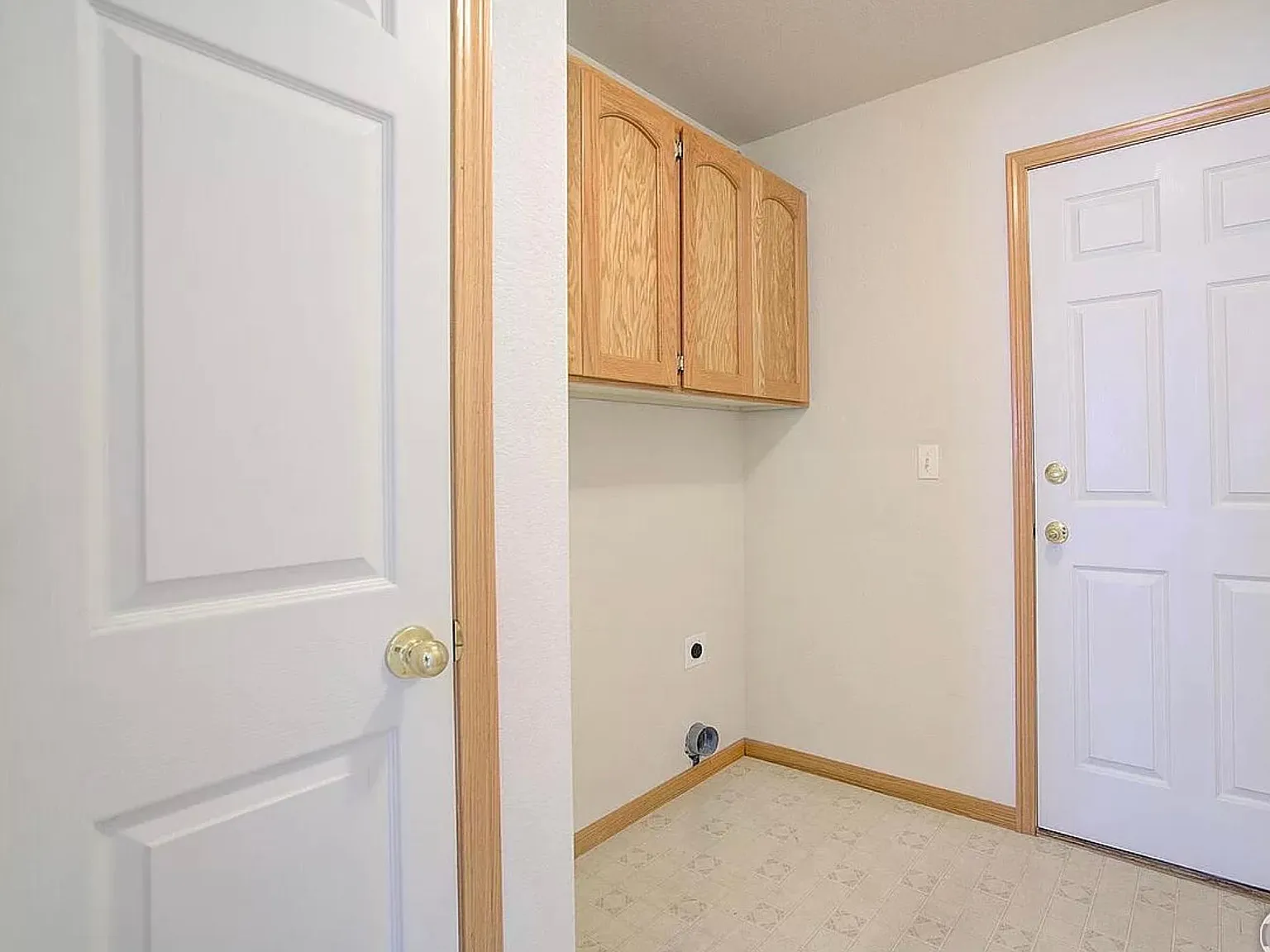 462 Radiant Dr — Photo 3