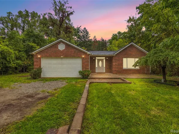 25348 Orchard Lake Rd, Farmington Hills, MI 48336