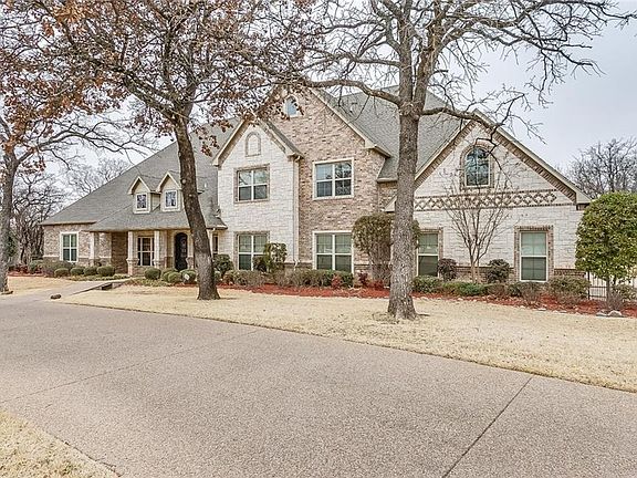 3rd image of 124 Country Vista Cir