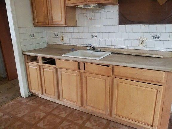 5th image of 1002 Kensington Way