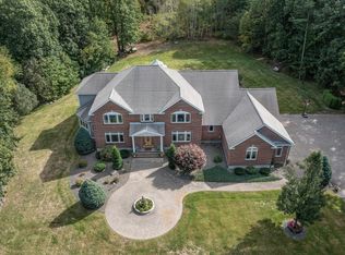 19 Farrwood Rd, Windham, NH 03087