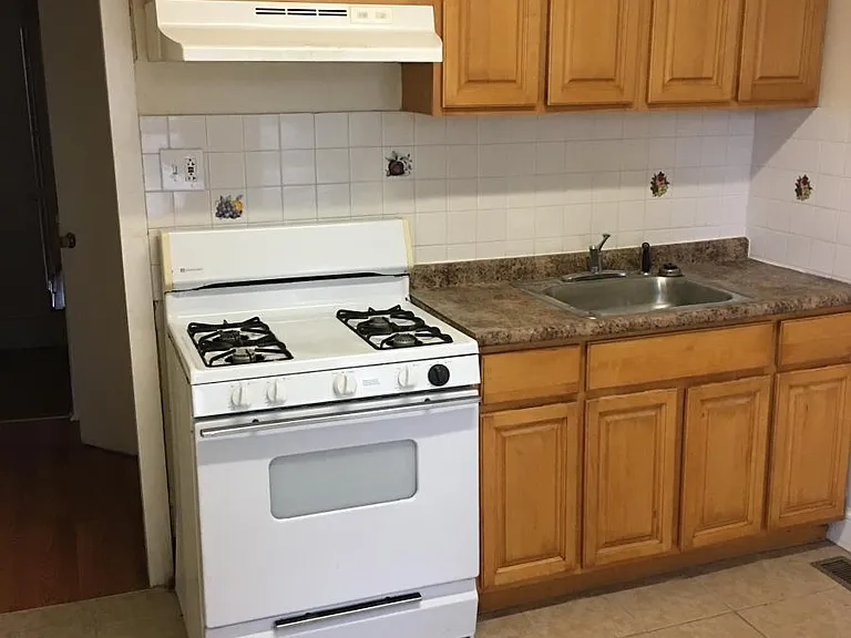 5560 Market St #2 — Photo 1