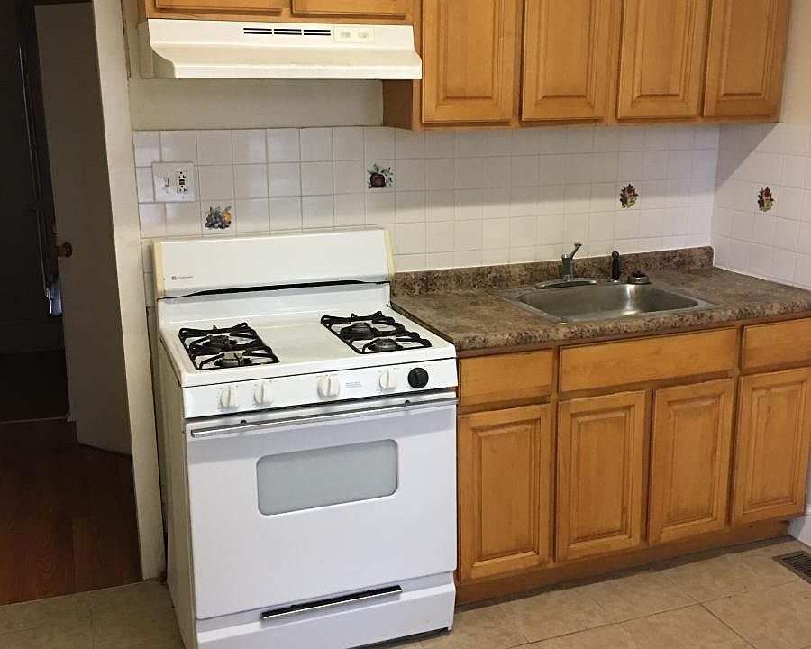 1st image of 5560 Market St #2