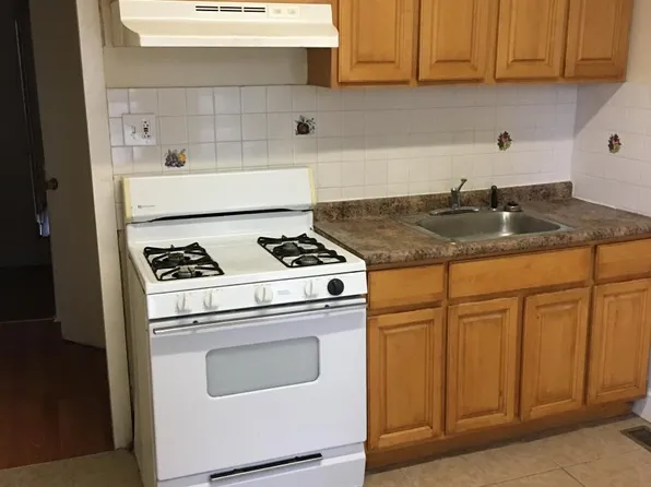 5560 Market St #2, Philadelphia, PA 19139