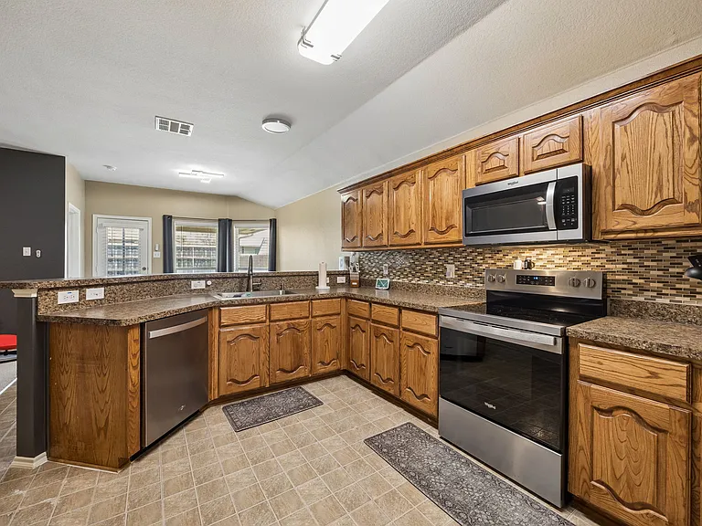 3216 Overstreet Ln — Photo 3